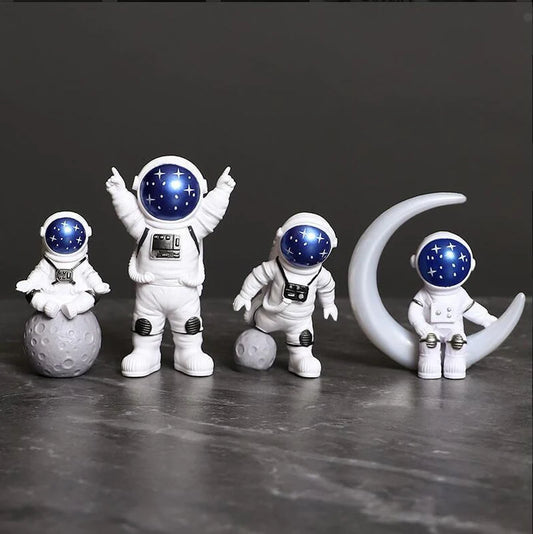 1Pc Resin Astronaut Figure Statue Figurine Spaceman Sculpture Educational Toys Desktop Home Decoration Astronaut Model Kids Gift