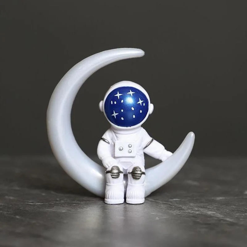 1Pc Resin Astronaut Figure Statue Figurine Spaceman Sculpture Educational Toys Desktop Home Decoration Astronaut Model Kids Gift