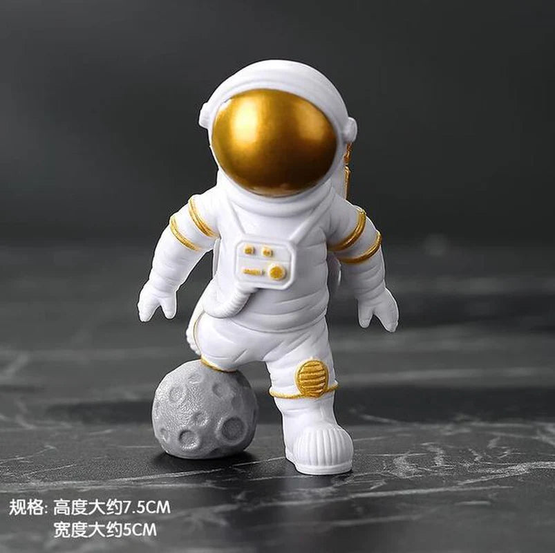 1Pc Resin Astronaut Figure Statue Figurine Spaceman Sculpture Educational Toys Desktop Home Decoration Astronaut Model Kids Gift